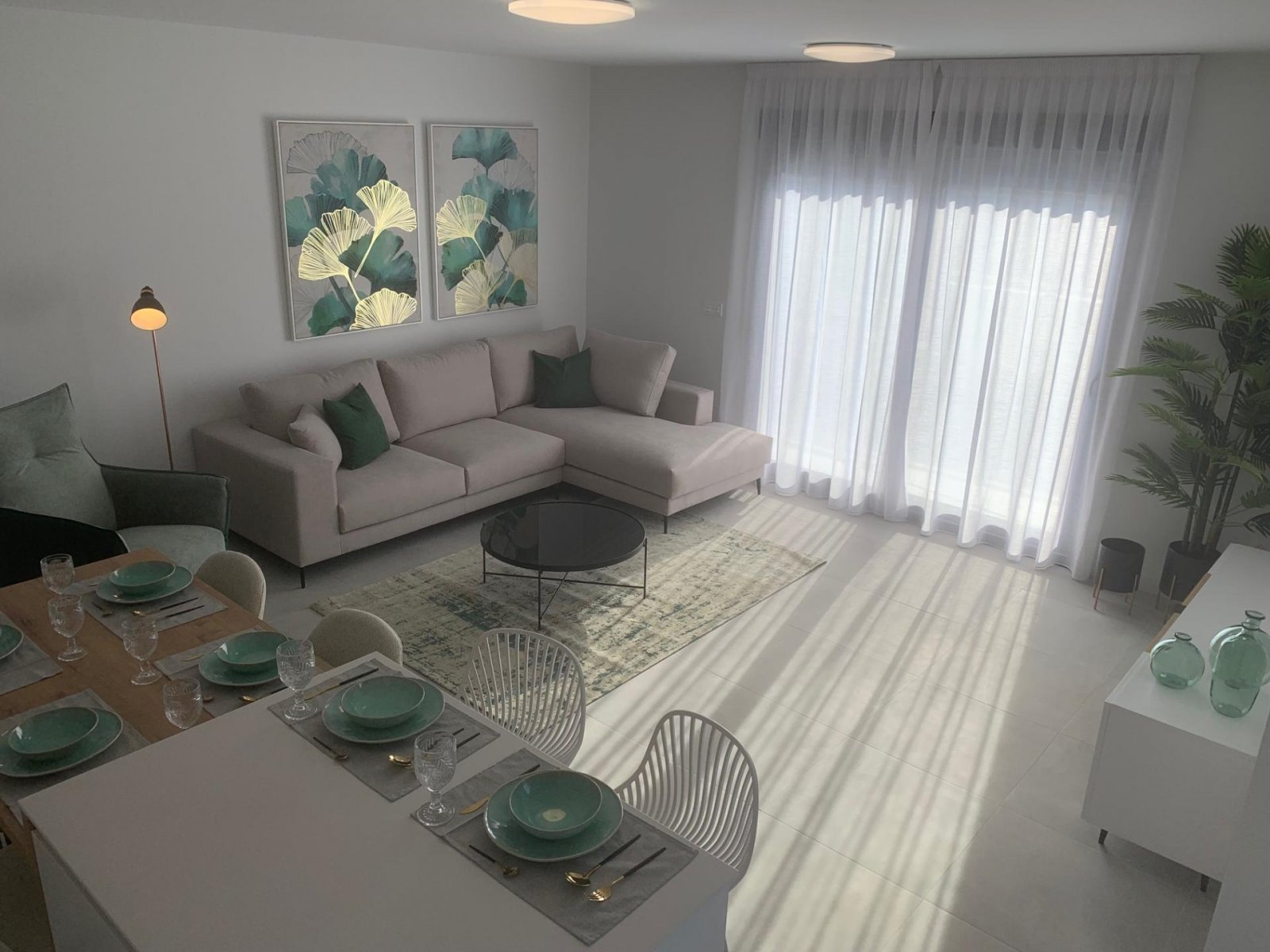 Moderne Villa mit privatem Pool & Garten