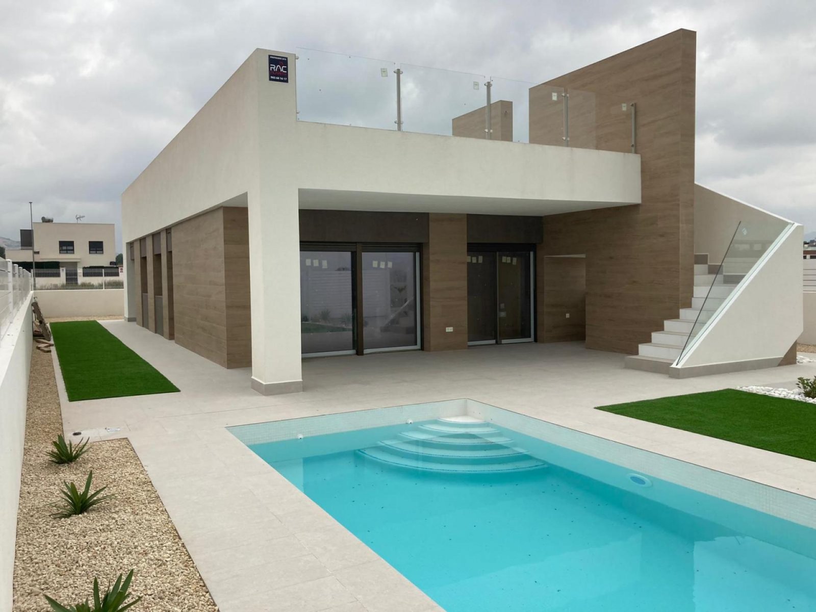 Traumvilla mit Privatpool & Solarium