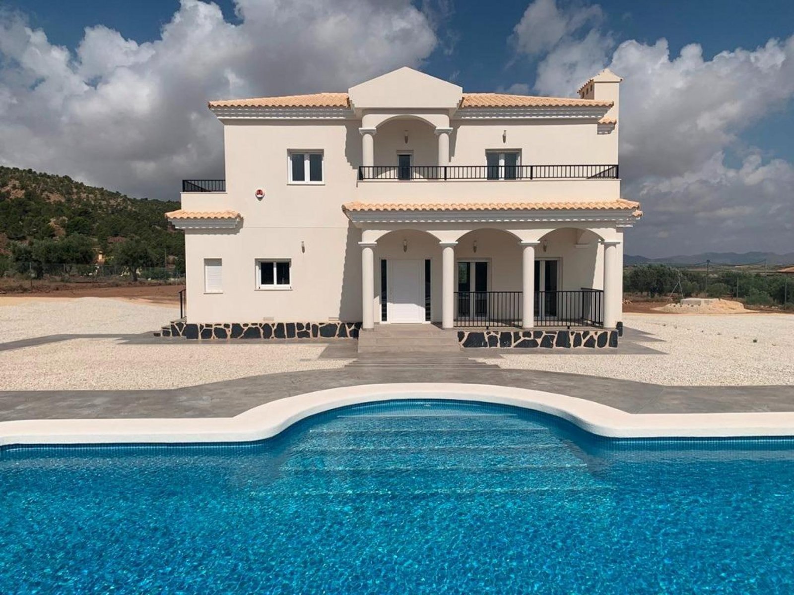 Ihre Traumvilla nach Maß mit Pool in Pinoso