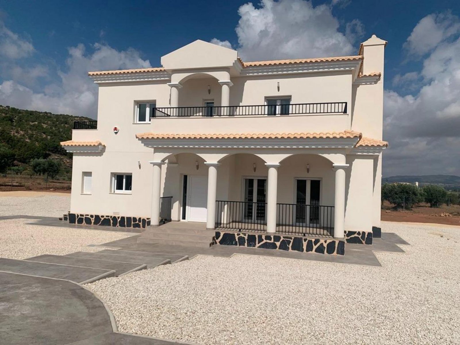 Ihre Traumvilla nach Maß mit Pool in Pinoso