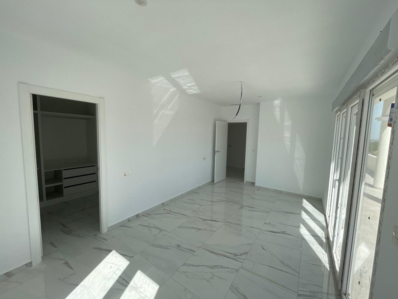Individuelle Neubauvilla unter der Sonne Alicantes
