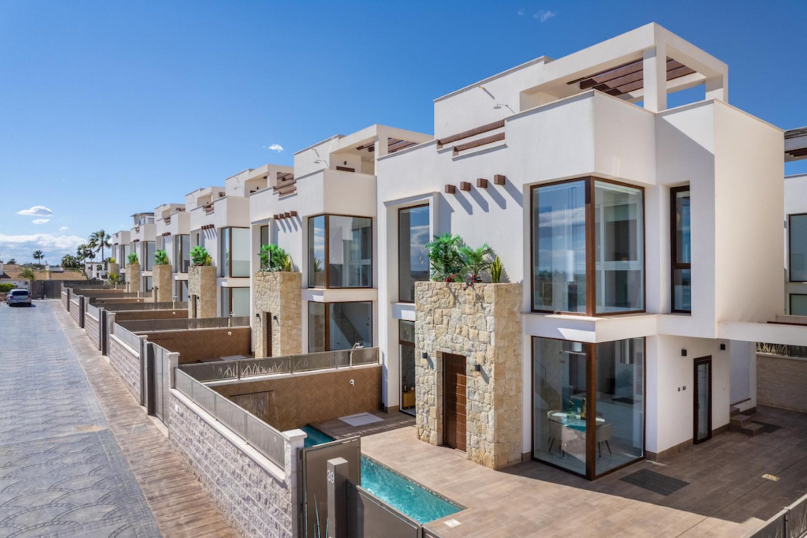 Los Montesinos: Moderne Villa mit 3 Schlafzimmern, privatem Pool & eigenem Parkplatz – Exklusives Wohnen 