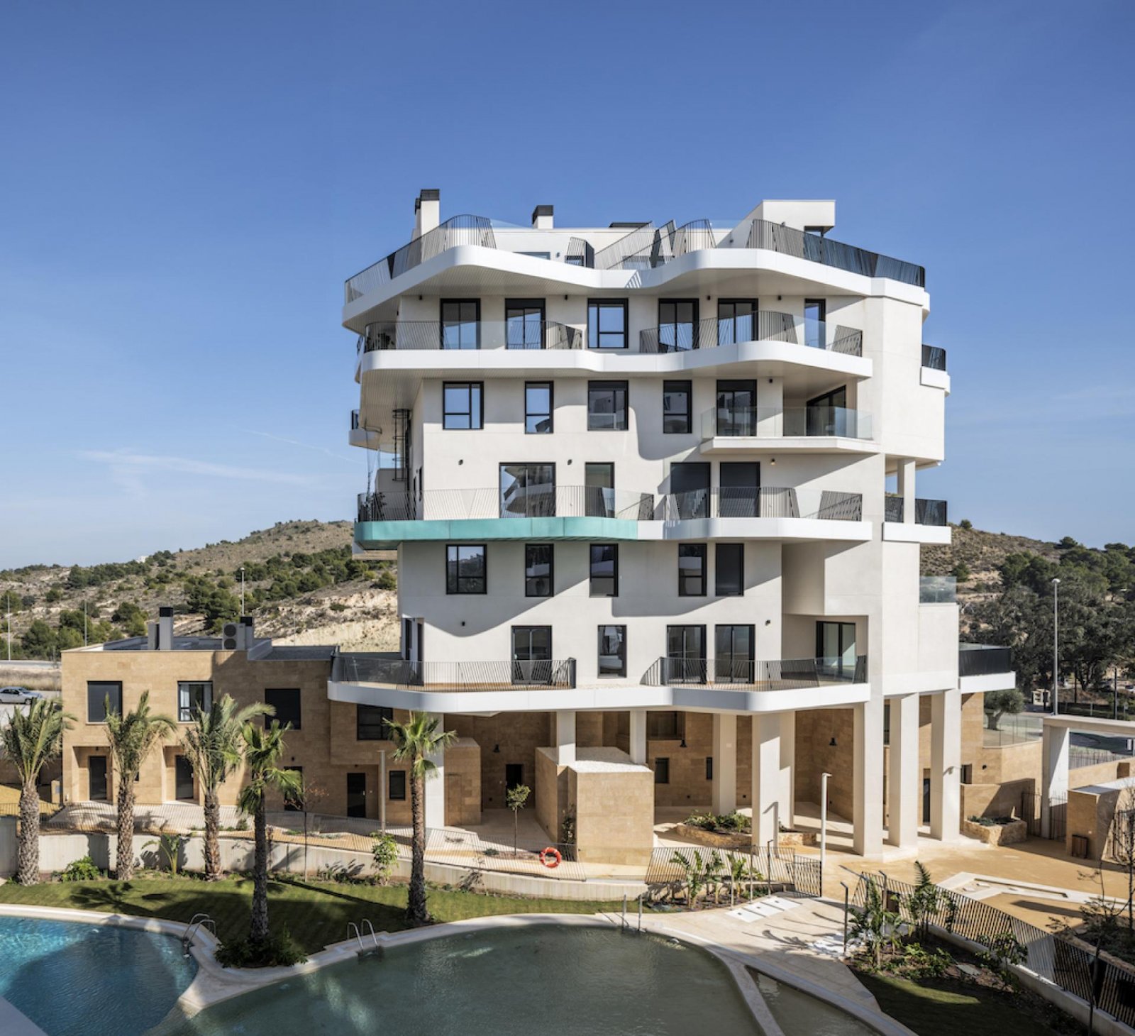 Villajoyosa: harmantes Apartment mit Terrasse & Pool 