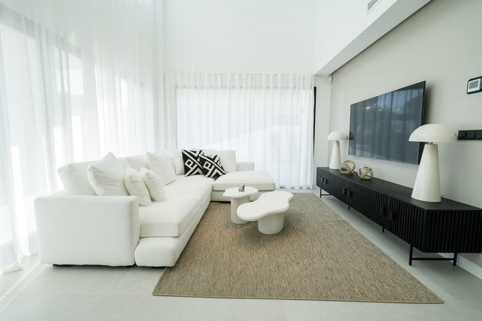Moderne Villa mit Pool, Garage und erstklassiger Lage