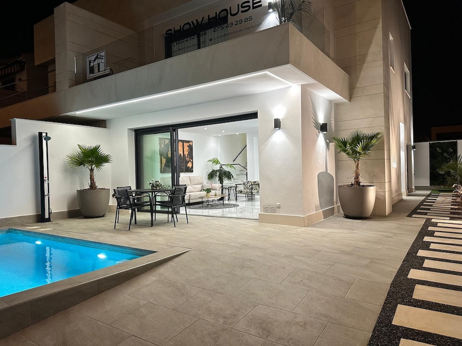 Mediterrane Villen mit privatem Pool in Strandnähe