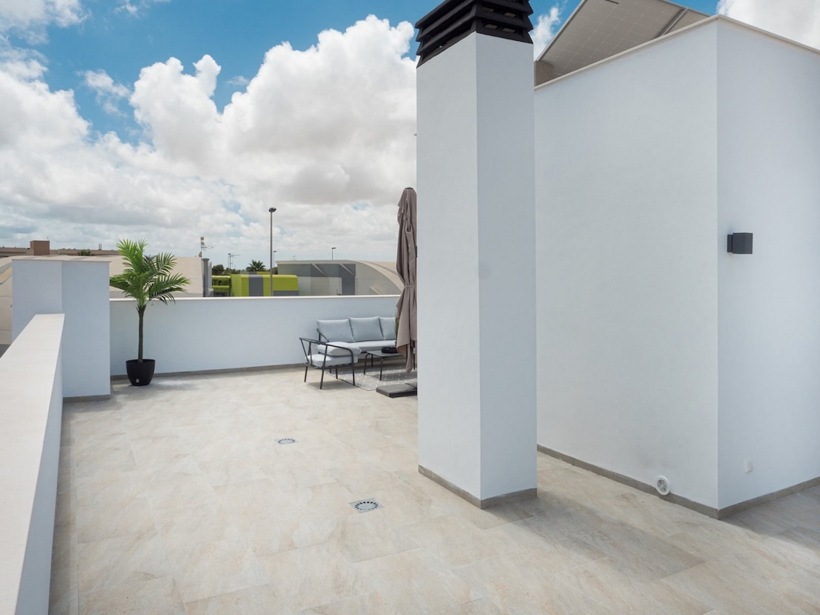 Mediterrane Villen mit privatem Pool in Strandnähe