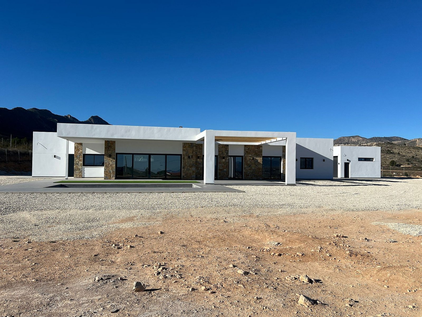 Luxusvilla mit Pool, Garage und spektakulärem Panorama