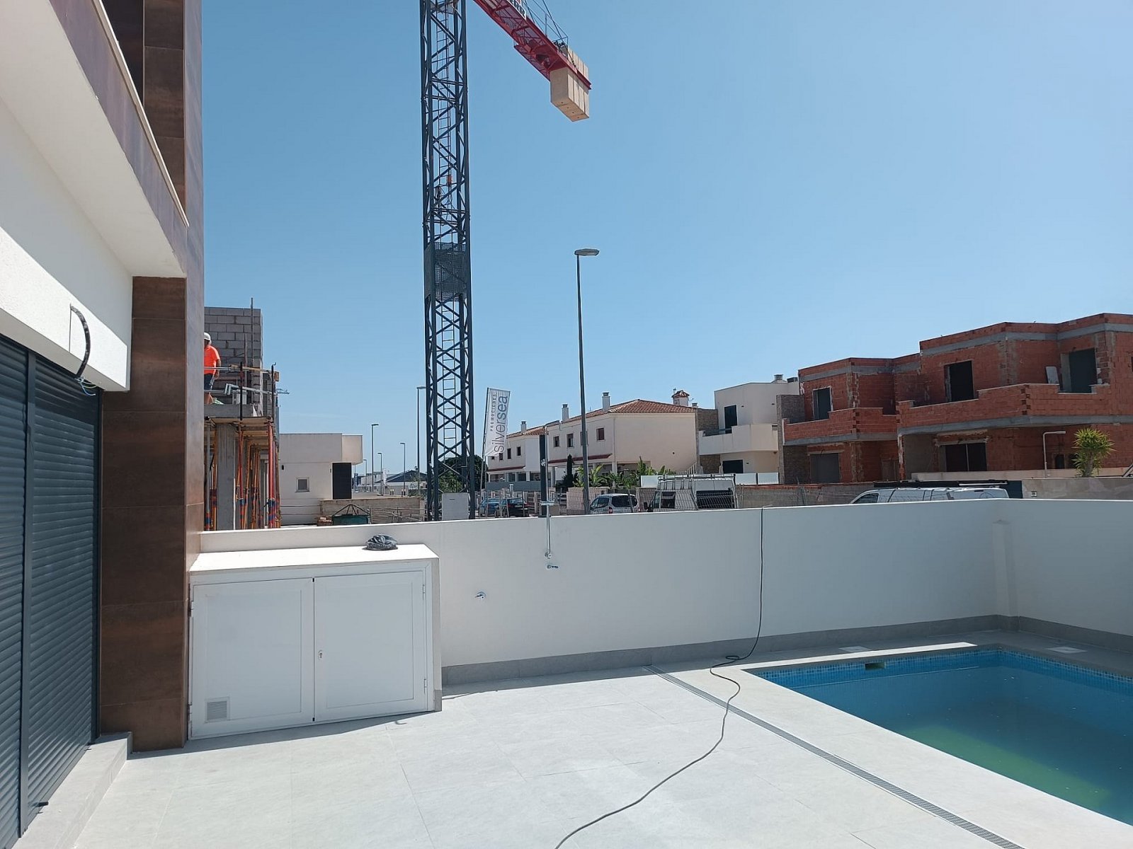 Moderne Reihenvilla mit Pool & Terrasse