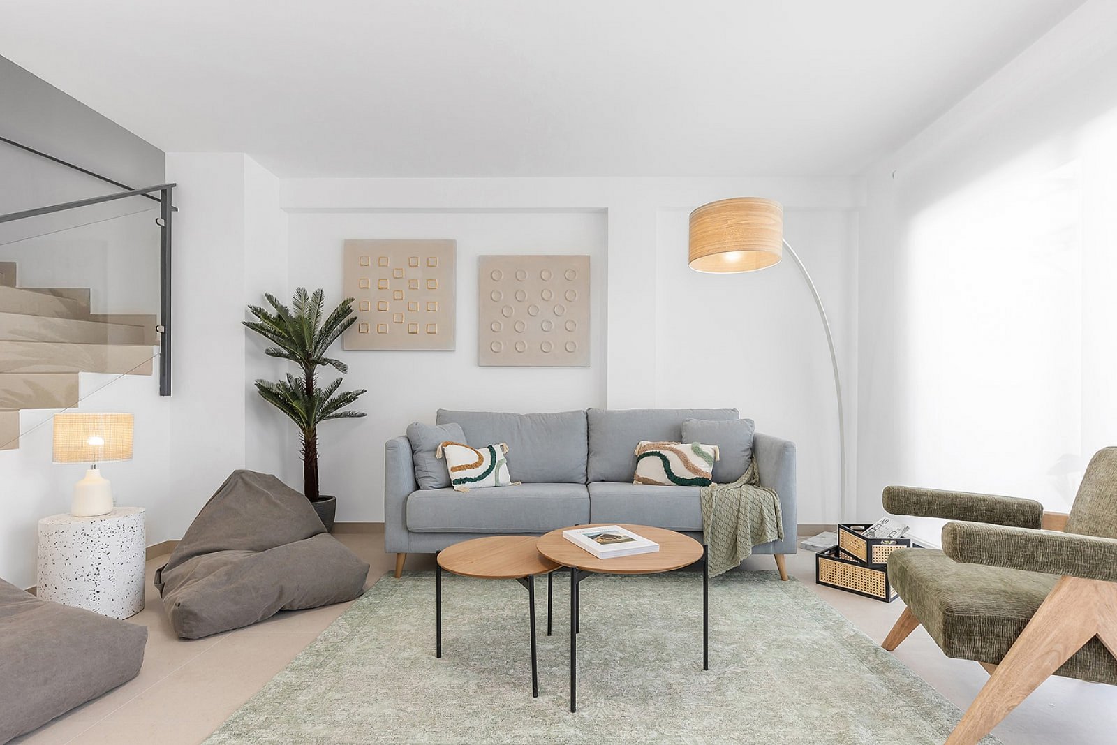Moderne Reihenvilla mit 4 Schlafzimmern, Gemeinschaftspool & Tiefgarage