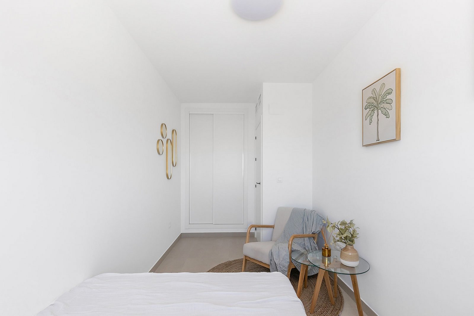 Moderne Reihenvilla mit 4 Schlafzimmern, Gemeinschaftspool & Tiefgarage