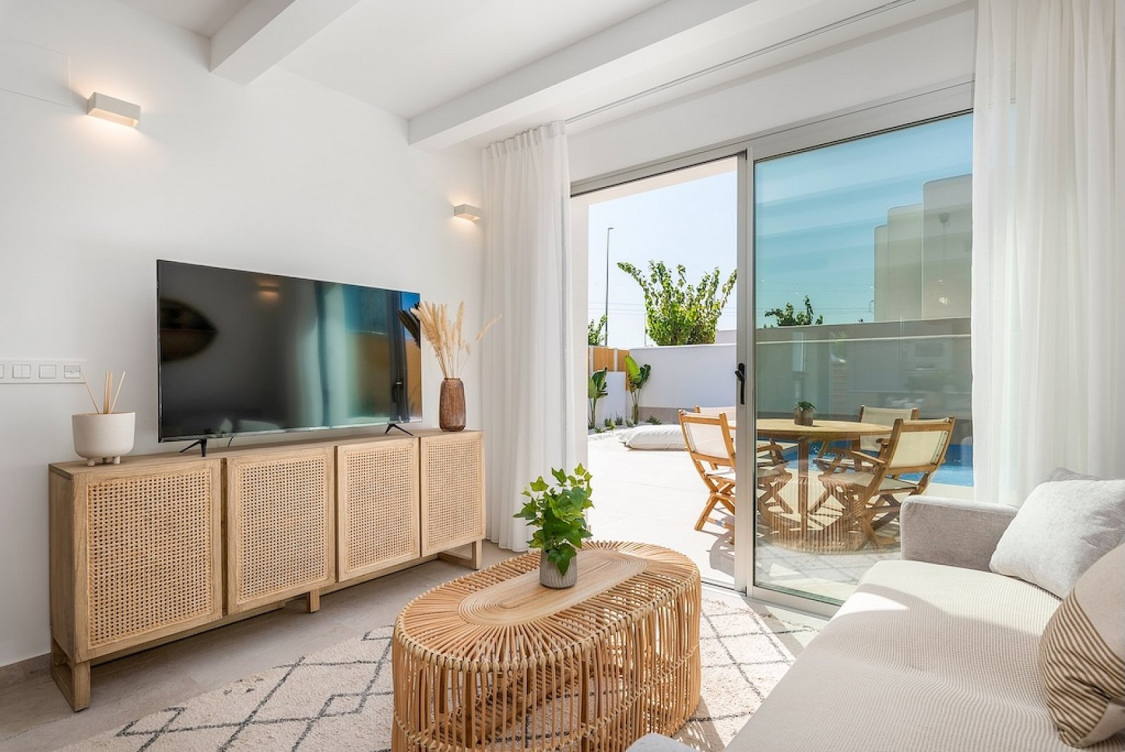Exklusive Ibiza-Apartments mit Pool & Sonnenterrasse