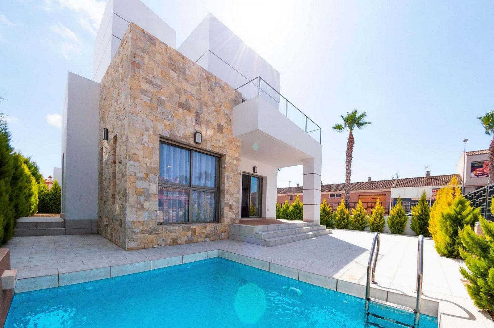 Los Alcazares: Elegante Villa – Komfort, Stil und Ruhe inklusive 