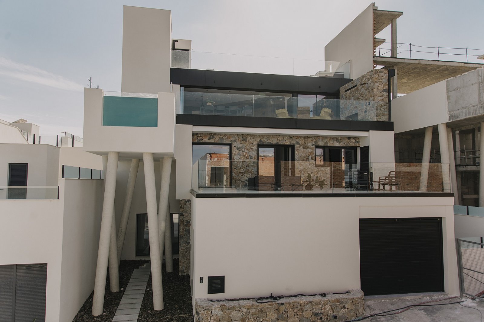 Traumvilla mit Infinity-Pool, Garage und 3 Schlafzimmern im Residencial Oceanic