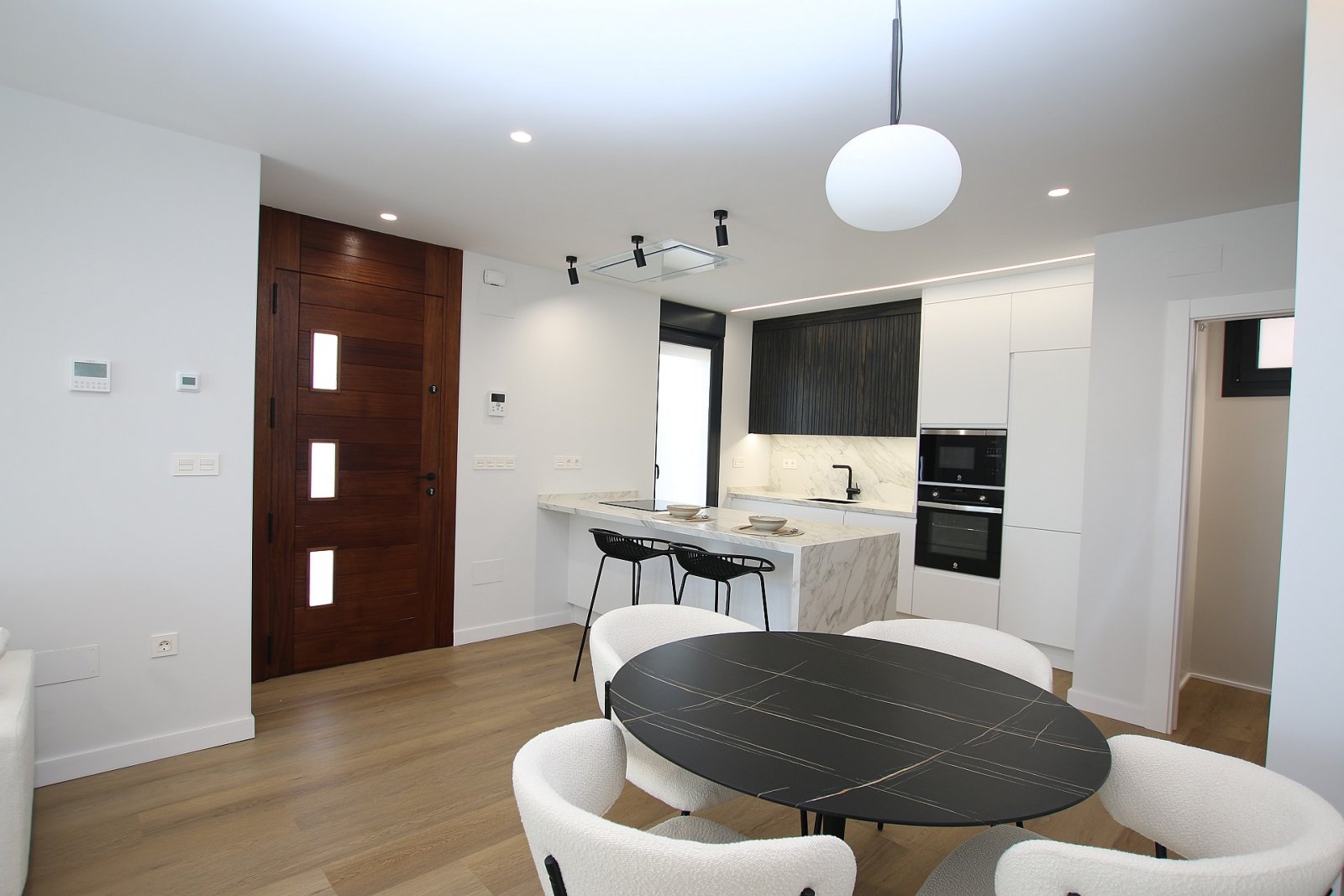 Exklusive Villa mit Pool & Tiefgarage