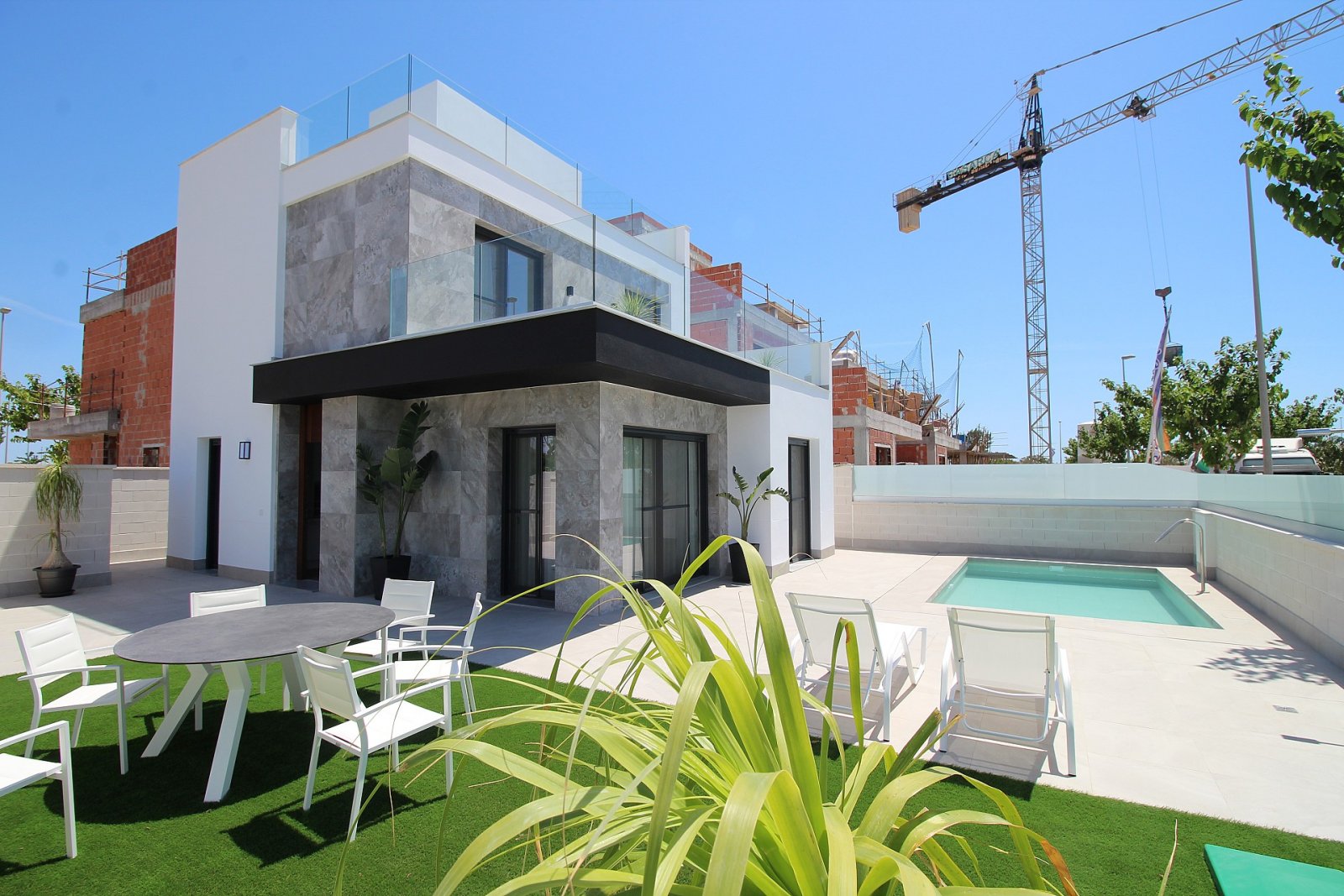 Exklusive Villa mit Pool & Tiefgarage