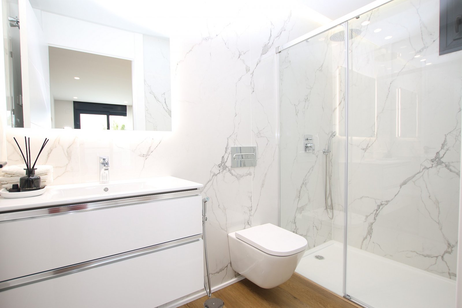 Exklusive Villa mit Pool & Tiefgarage