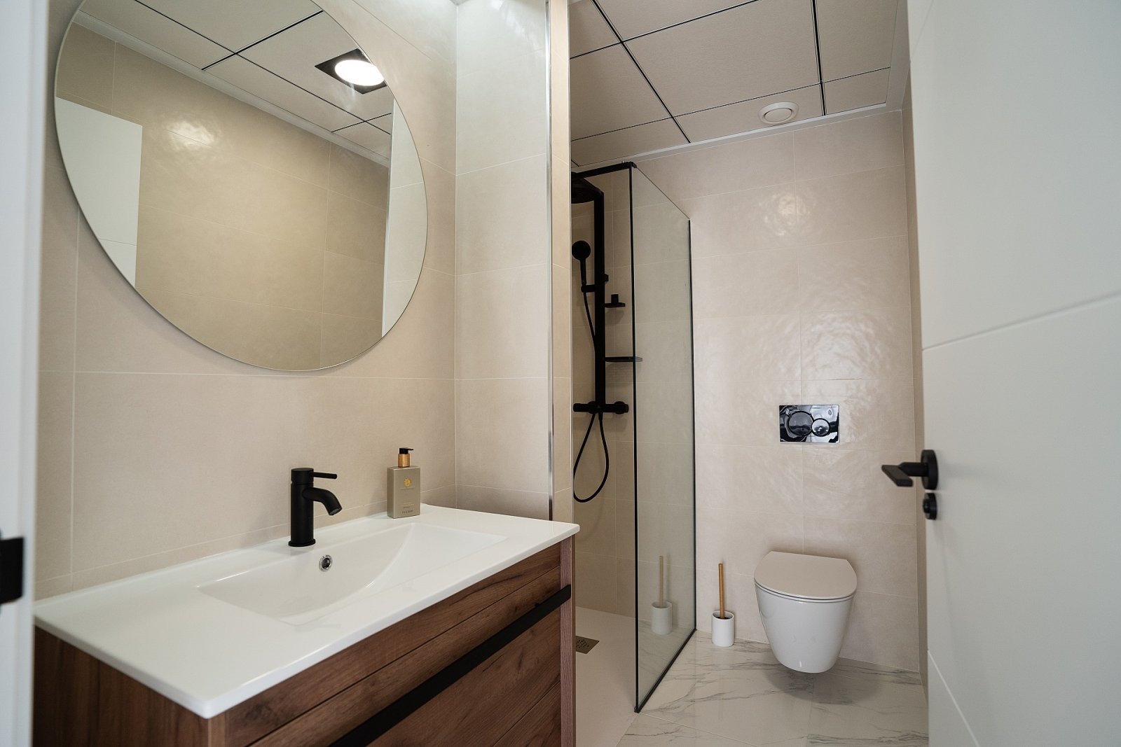 Traumwohnung mit Garten, Jacuzzi und Tiefgarage