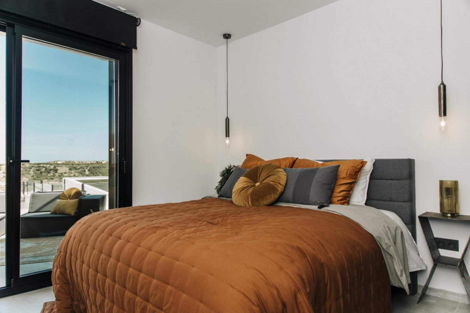 Exklusive Villa mit Infinity-Pool & Meerblick
