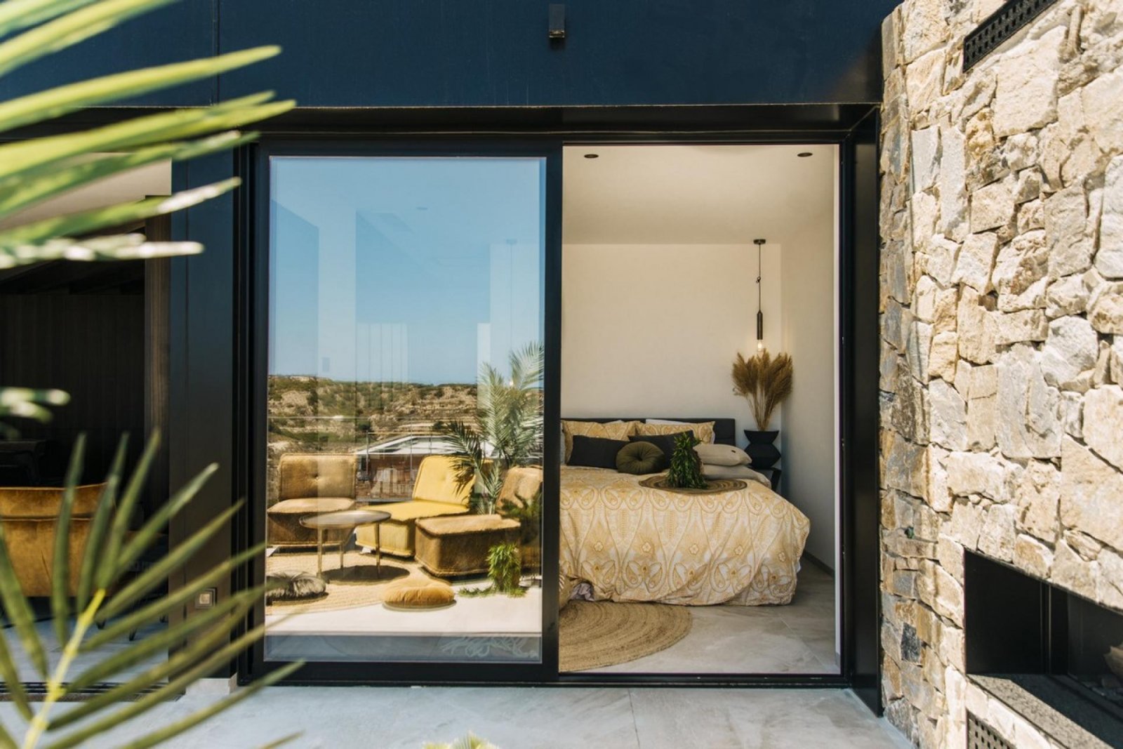 Exklusive Villa mit Infinity-Pool & Meerblick