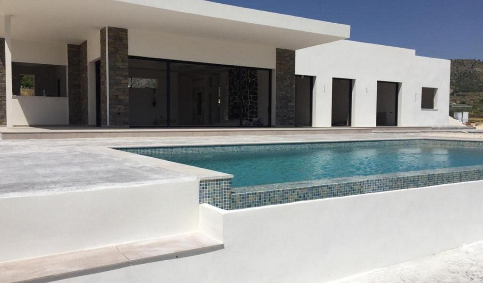 Design-Villa mit Privatpool und elegantem Wohnkonzept