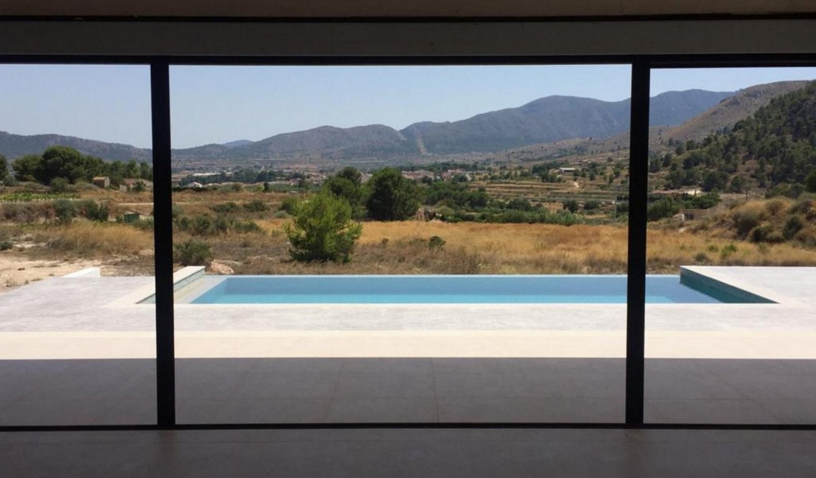 Design-Villa mit Privatpool und elegantem Wohnkonzept