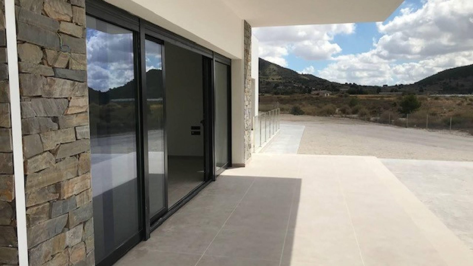Design-Villa mit Privatpool und elegantem Wohnkonzept