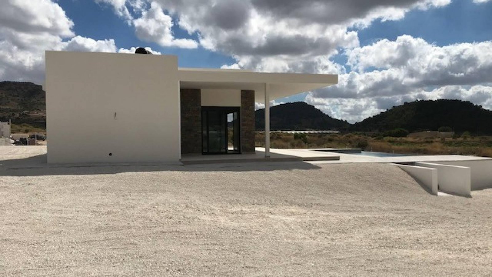 Design-Villa mit Privatpool und elegantem Wohnkonzept