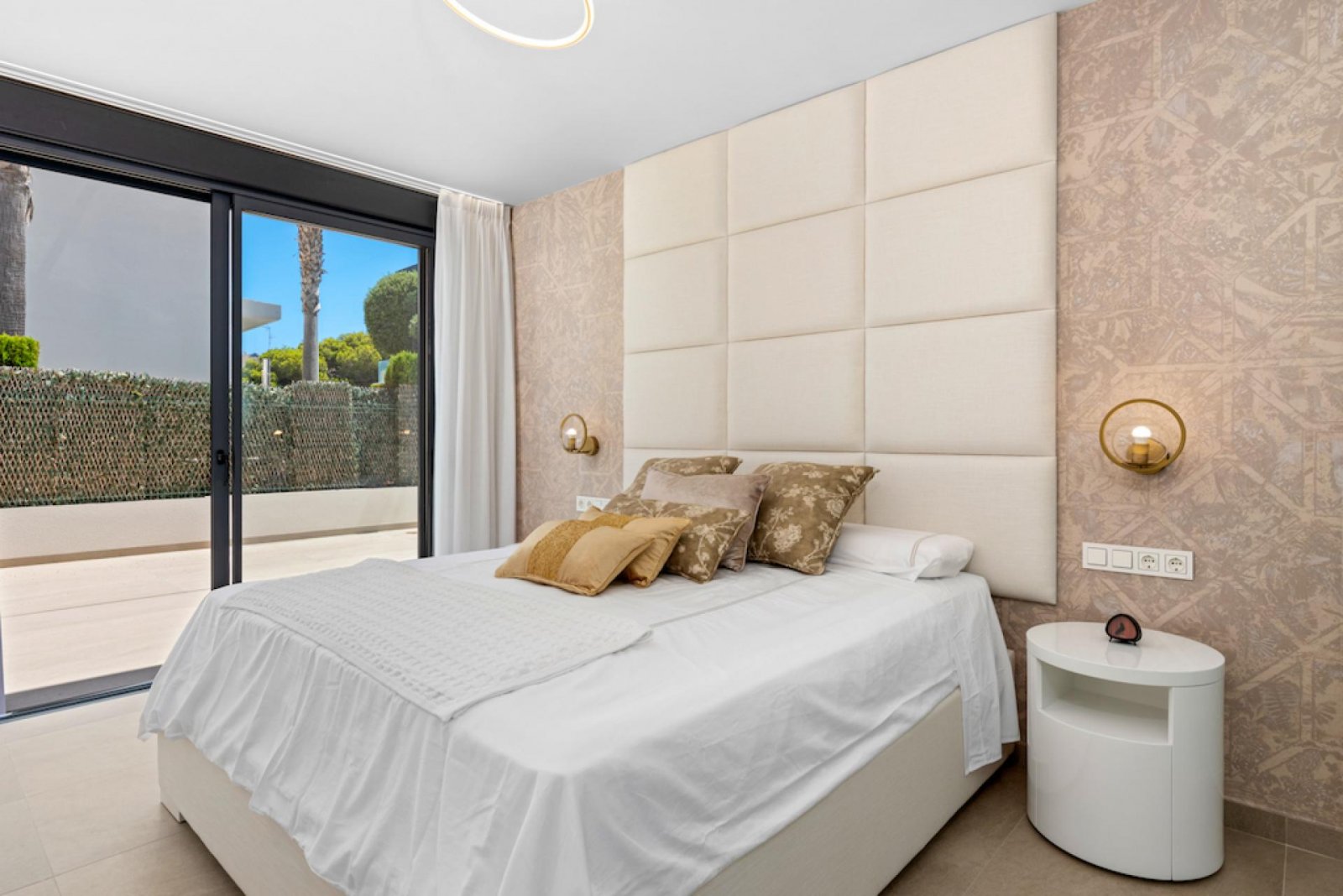 Exklusive Villa mit Privatpool & Meerblick