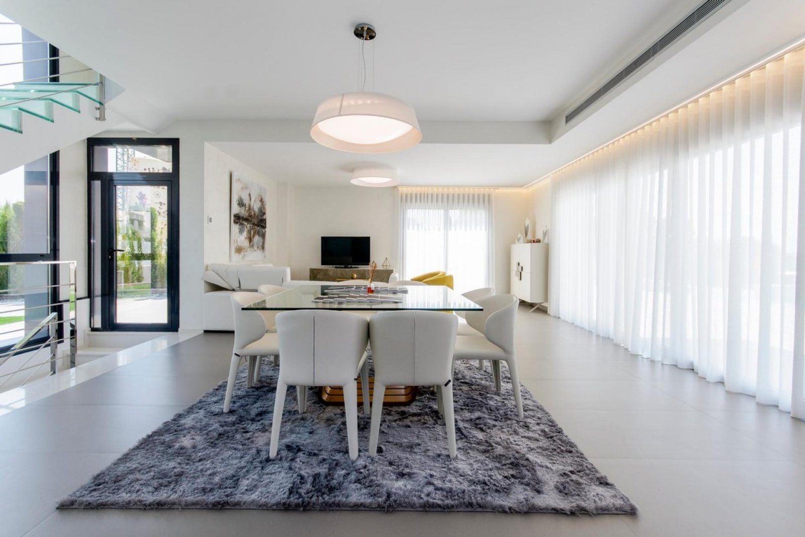 Luxusresidenz – Privatpool, Garage & elegantes Wohnen