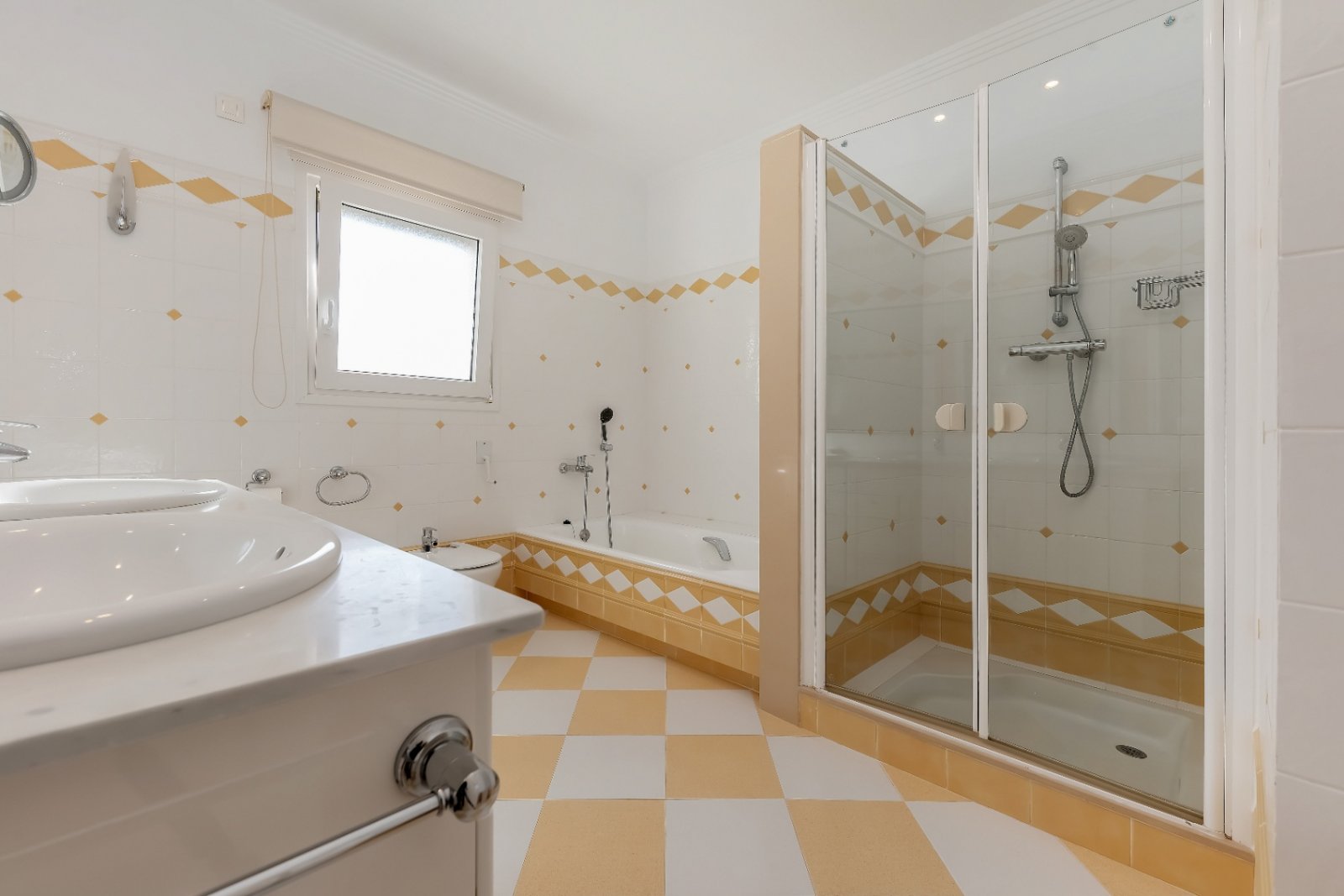 Mediterrane Luxusvilla mit spektakulärem Meerblick