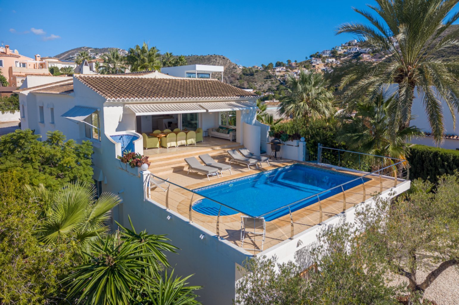 Mediterrane Luxusvilla mit spektakulärem Meerblick