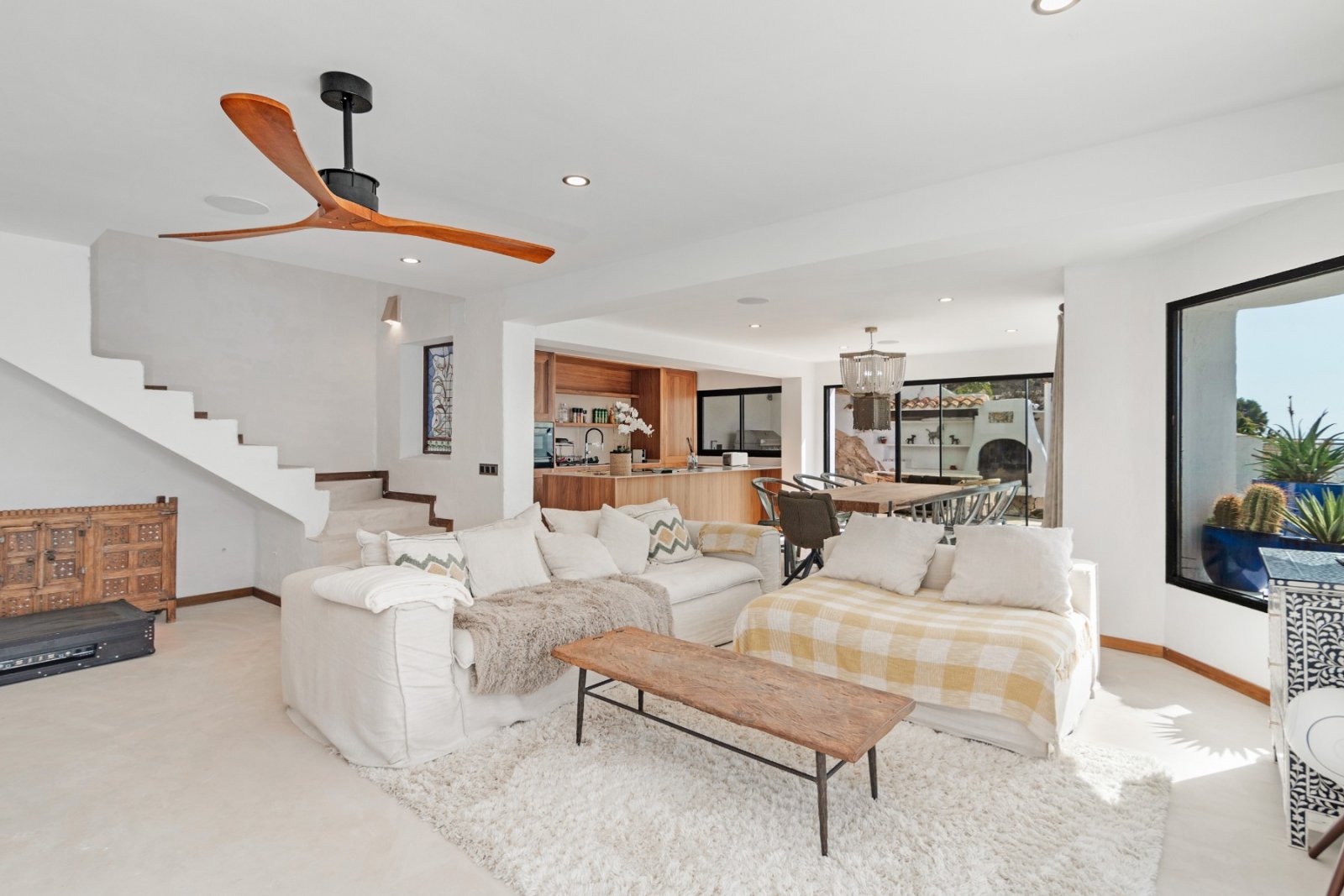 Designvilla mit Panoramablick und Meerfront