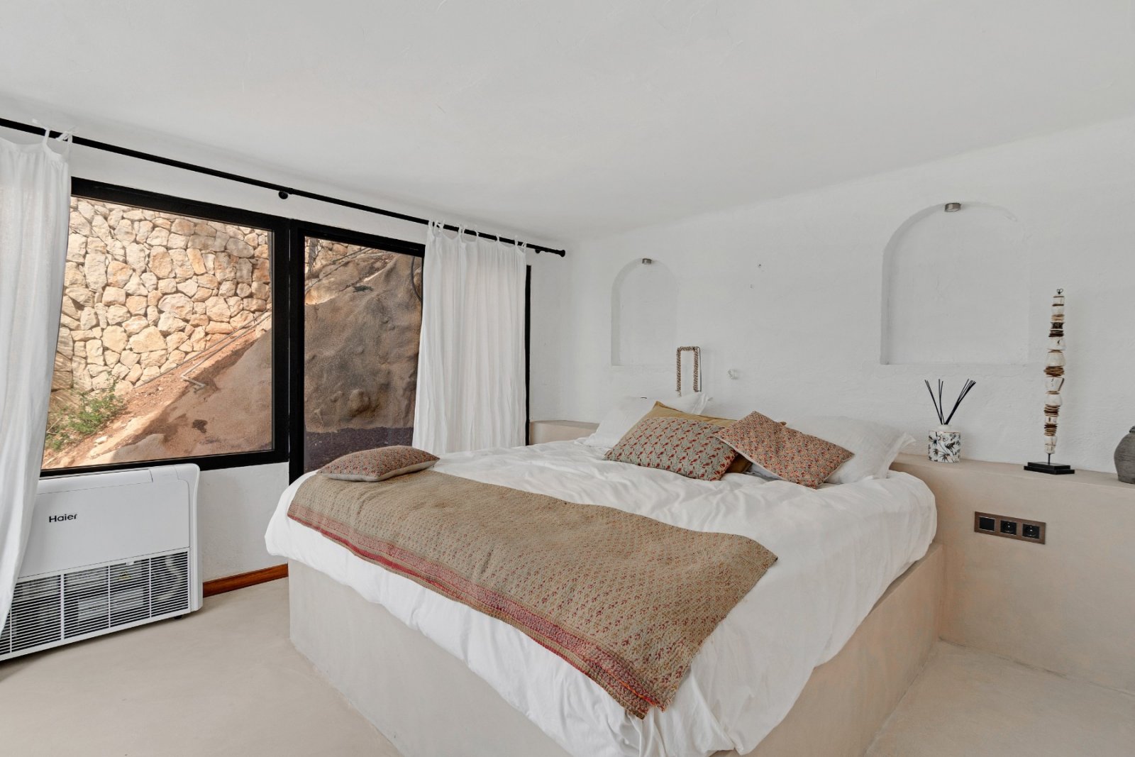 Designvilla mit Panoramablick und Meerfront