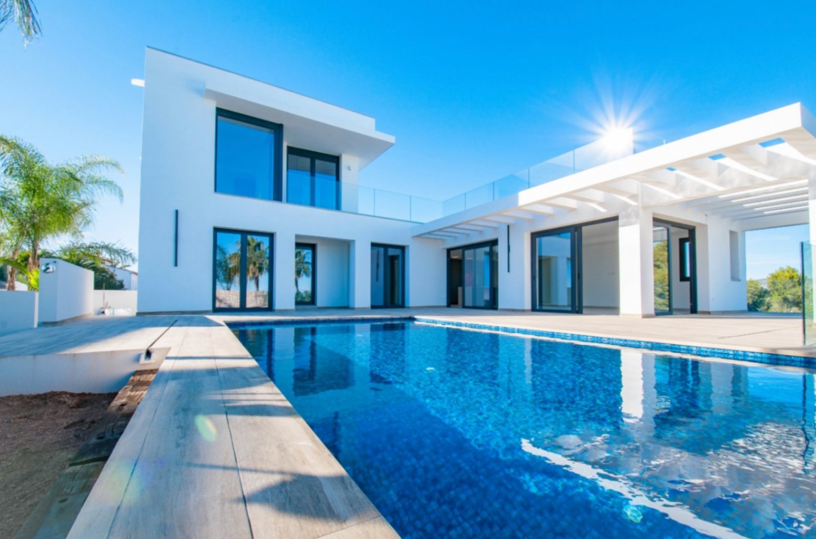 Moraira: Moderne, schlüsselfertige und luxuriöse Neubauvilla 
