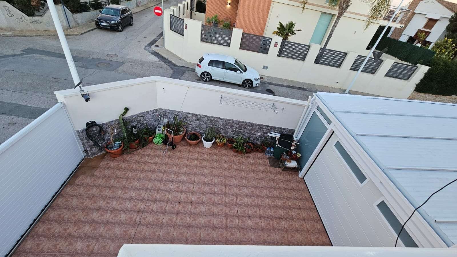 Charmante Eckvilla mit Garage nahe Strand