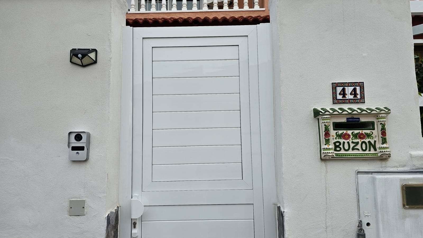 Charmante Eckvilla mit Garage nahe Strand