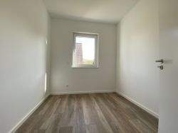 ZIMMER/ ANKLEIDE