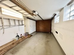 GARAGE IM KELLERGESCHOSS