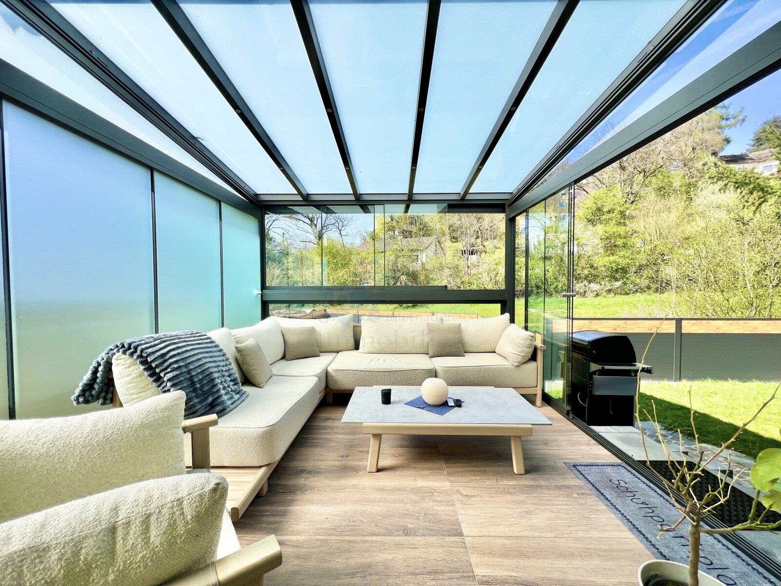 Eppstein: EPPSTEIN: CHARMANTES + EINMALIGES EFH MIT SOMMERGARTEN, SAUNA & TRAUMGRUNDSTÜCK  