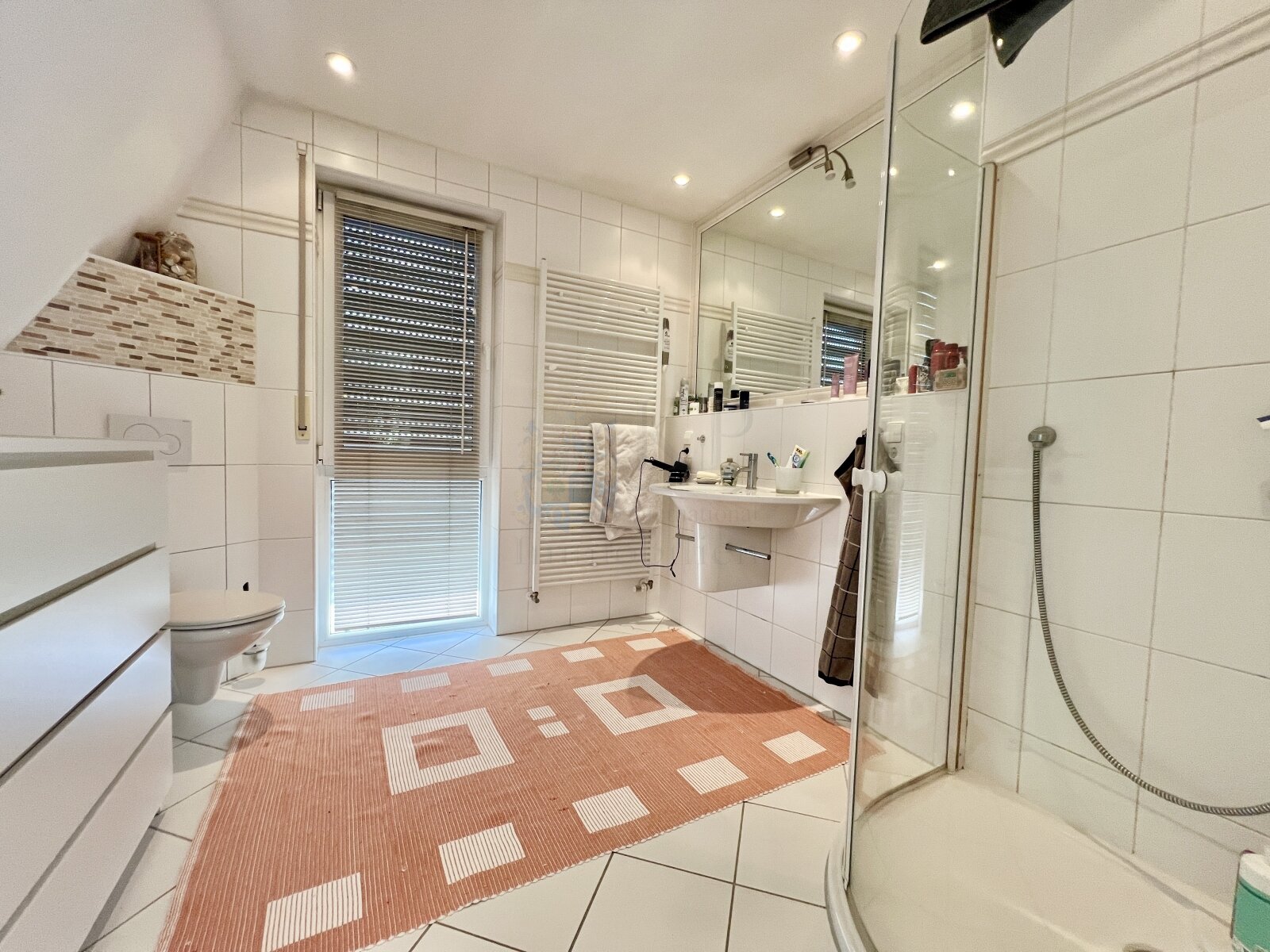 BADEZIMMER OBERGESCHOSS
