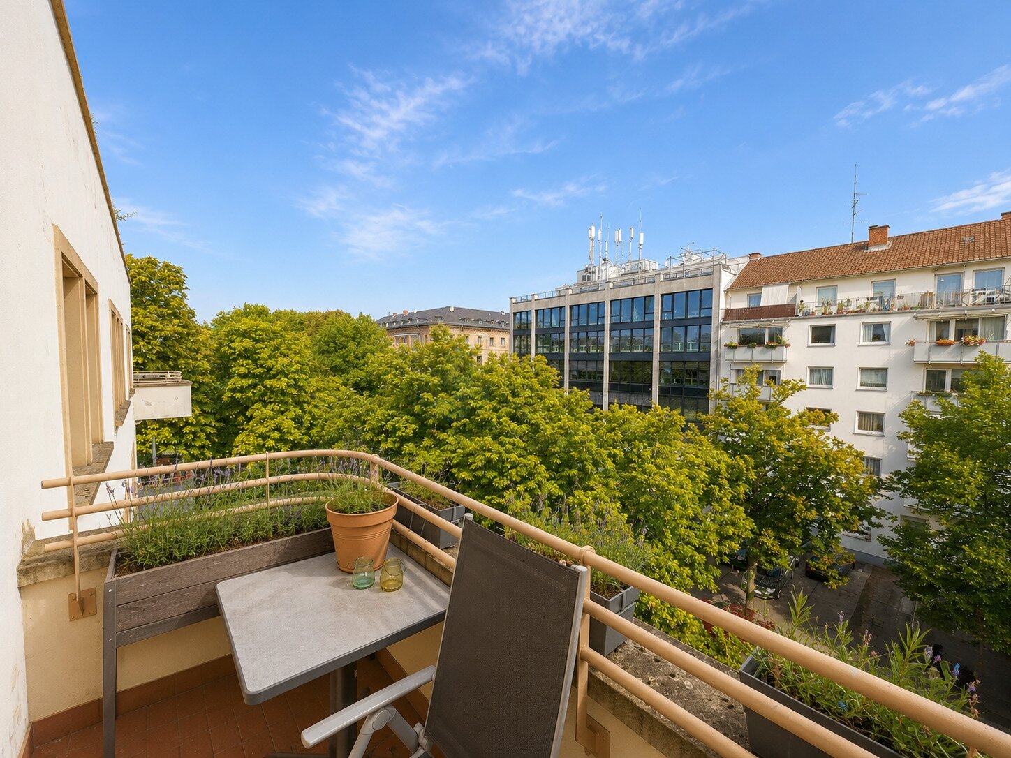 AUSSICHT VOM BALKON