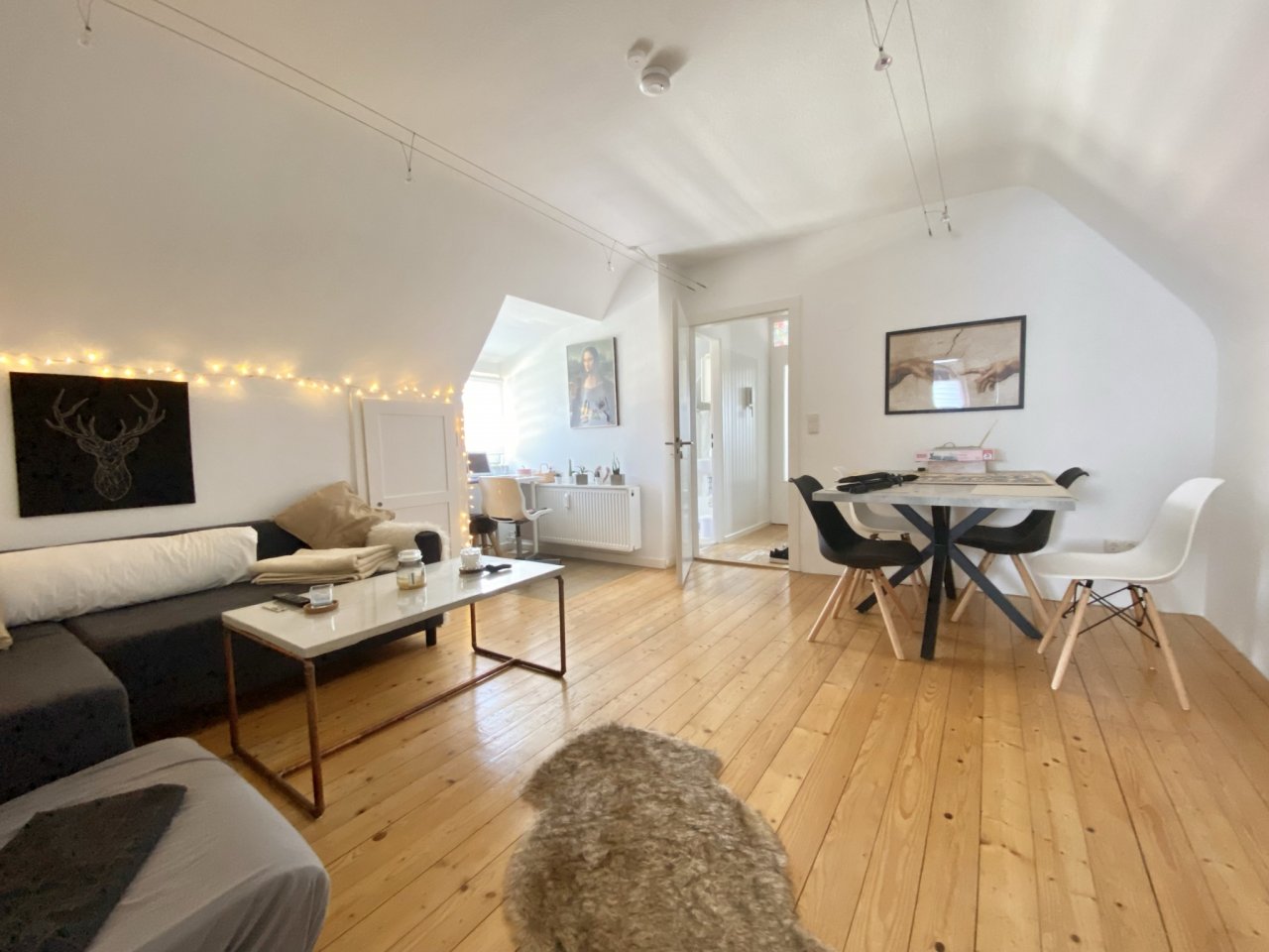 ** VERMIETET ** LANGENHAIN: NUR FÜR EINPERSONENHAUSHALT ! - Charmante 2-Zimmer Dachgeschosswohnung mit EBK und Duschbad +++