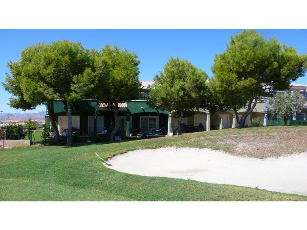 House in Bonalba Illeta Golf with 150 m2 built, spread over 2 floors, on the ground floor with 77m2 we find the living room next to the kitchen, a ...