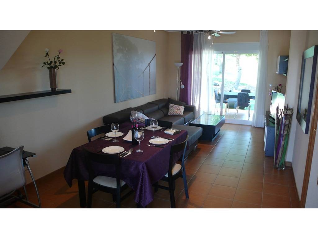 House in Bonalba Illeta Golf with 150 m2 built, spread over 2 floors, on the ground floor with 77m2 we find the living room next to the kitchen, a ...