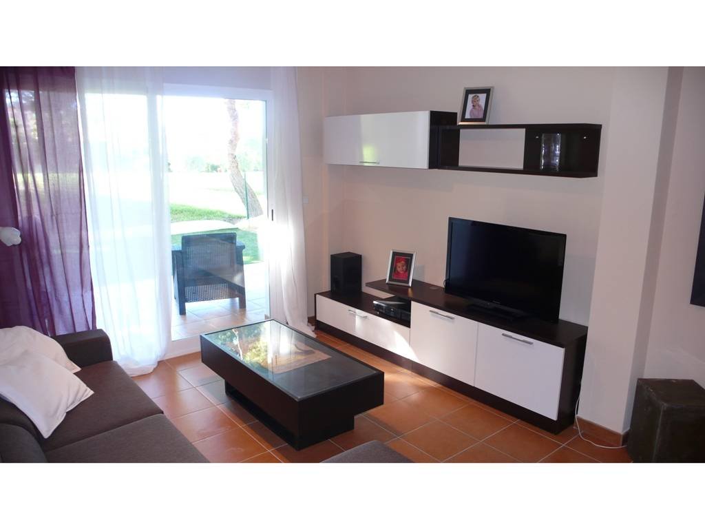 House in Bonalba Illeta Golf with 150 m2 built, spread over 2 floors, on the ground floor with 77m2 we find the living room next to the kitchen, a ...