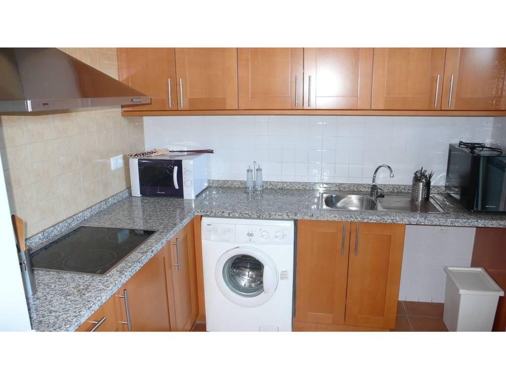 House in Bonalba Illeta Golf with 150 m2 built, spread over 2 floors, on the ground floor with 77m2 we find the living room next to the kitchen, a ...