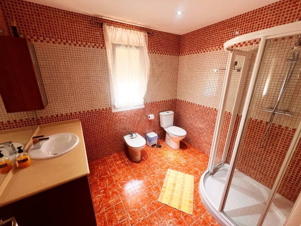 Villa of 424 m2 on a 640 m2 plot, located in a very quiet residential area just 200 m to the village of Jijona. It takes only 5 minutes to get to t...