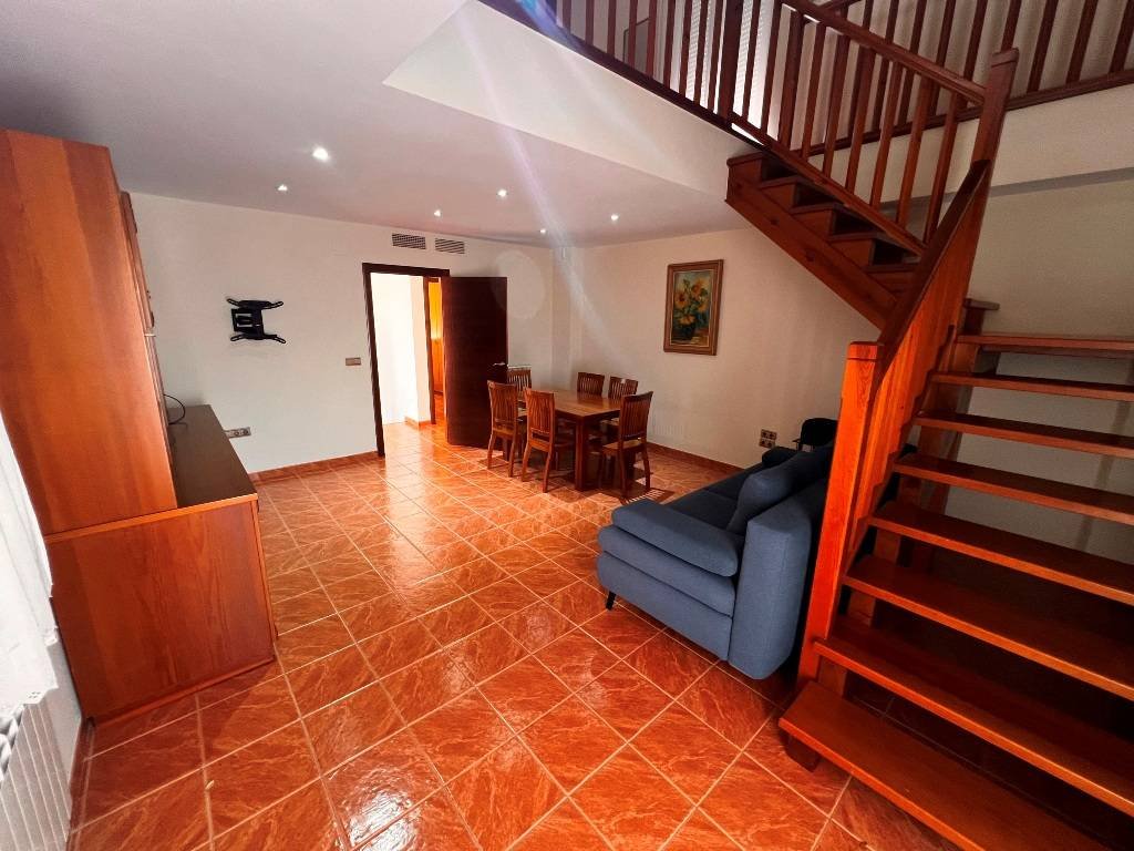 Villa of 424 m2 on a 640 m2 plot, located in a very quiet residential area just 200 m to the village of Jijona. It takes only 5 minutes to get to t...