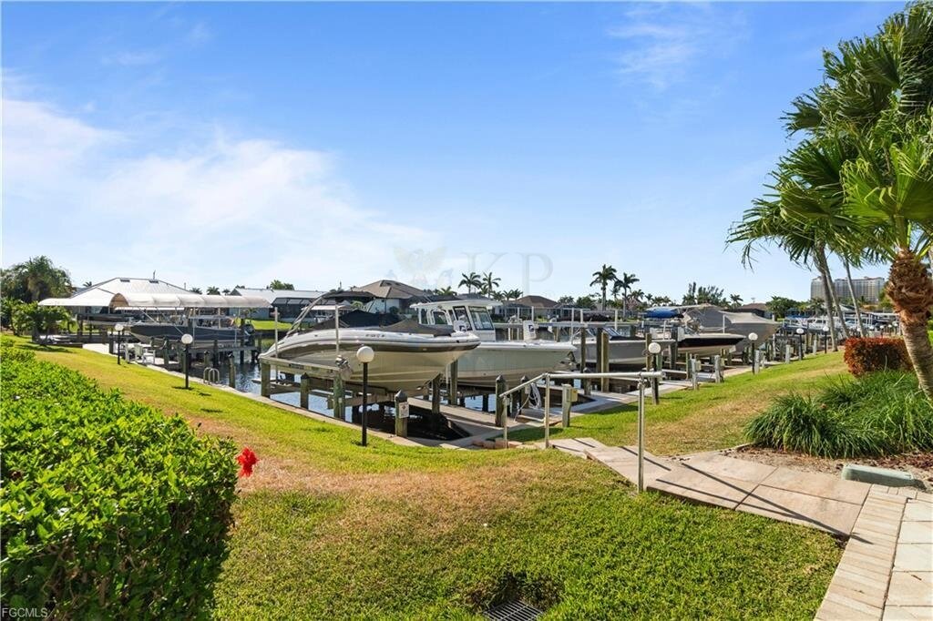 Capstan II: Modernes Wohnen mit Gulf-Access und Poolnähe