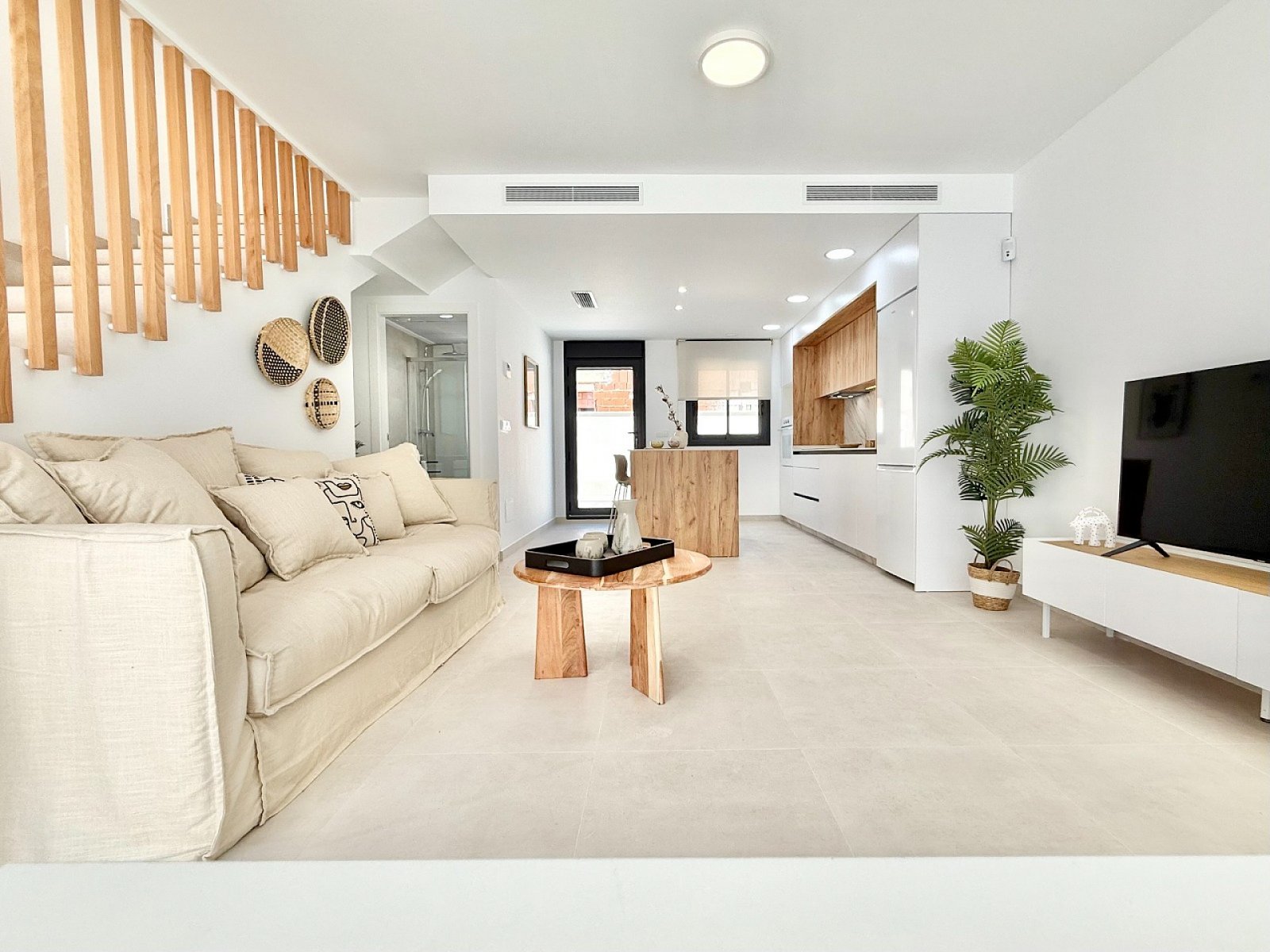 <p>Terraced villa provided with 2 Bedrooms and 2 Bathrooms, communal swimming pool and parking space on own plot. </p>